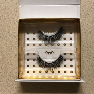 NEW Battington Lashes